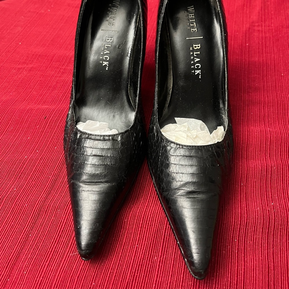 Black Snake Skin Pointed Heels By: Black and White.